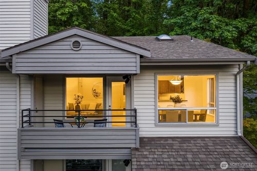 apt-207-3520 Lake Washington Blvd Se, Bellevue, WA, 98006-1157 | Card Image