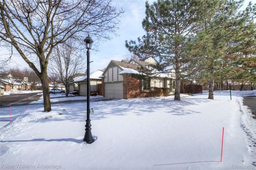 42209 Saratoga Cir, Canton, MI, 48187-3571 | Card Image