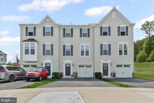 1884 Thistle Ct, DOWNINGTOWN, PA, 19335-7206 | Card Image