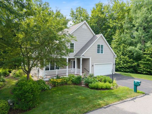 29 Vineyard Dr, Stratham, NH, 03885-6529 | Card Image