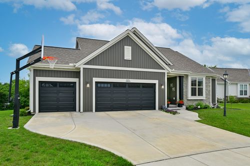 N174W20564 Laurel Springs Cir, Jackson, WI, 53037-1201 | Card Image