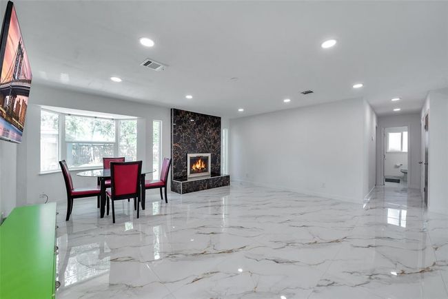 1906 Night Star Ln, House other with 4 bedrooms, 2 bathrooms and 2 parking in Houston TX | Image 5