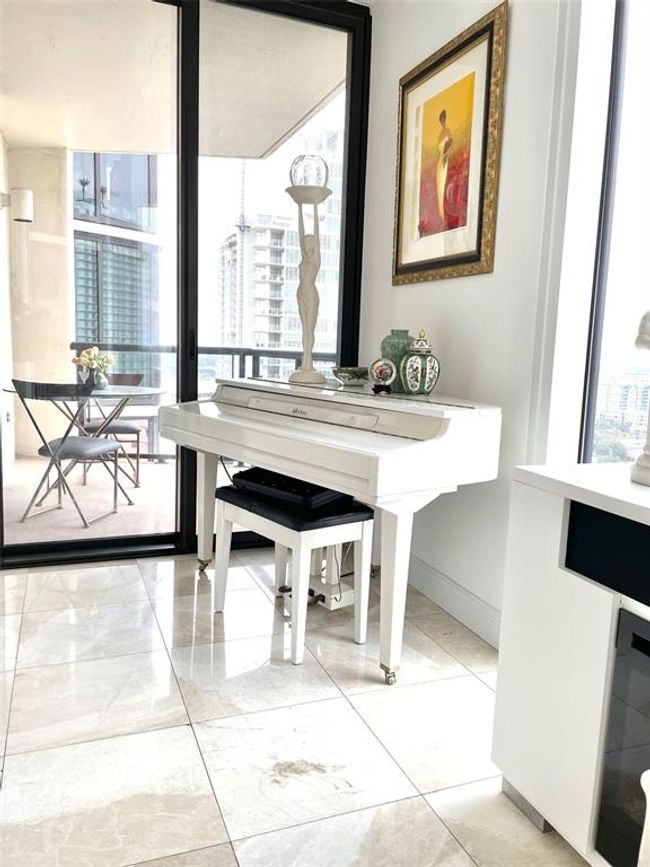 UNIT-2312 - 1 Beach Dr Se, Condo with 2 bedrooms, 2 bathrooms and null parking in ST PETERSBURG FL | Image 7