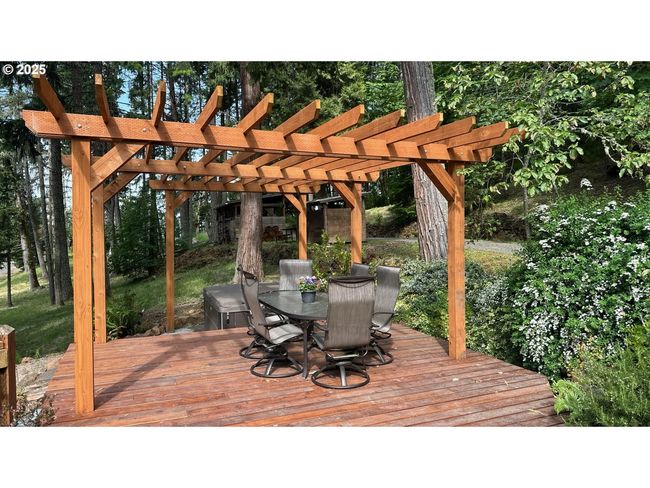86561 R R Baker Rd, House other with 3 bedrooms, 3 bathrooms and 2 parking in Springfield OR | Image 38