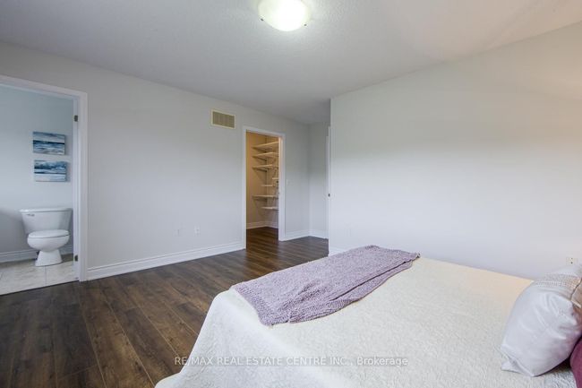 359 Bussel Cres, House attached with 3 bedrooms, 3 bathrooms and 1 parking in Milton ON | Image 26
