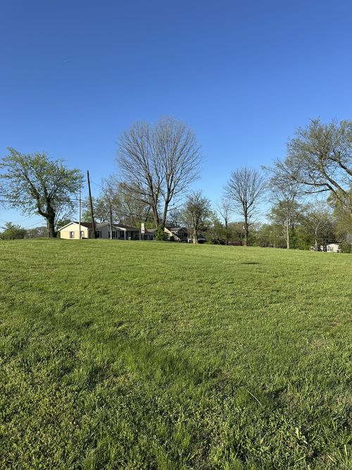 416 E Bledsoe St, GALLATIN, TN, 37066-3002 | Card Image