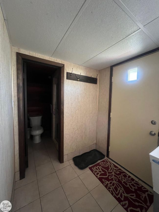 Downstairs Bath | Image 19