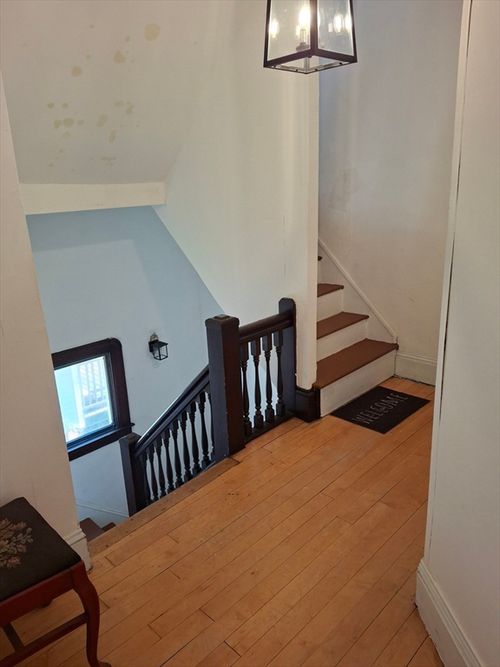 85-85-83 Fort Pleasant Ave, Springfield, MA, 01108-1518 | Card Image