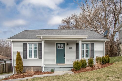 2751 Everett St, Bristol, VA, 24201-2383 | Card Image