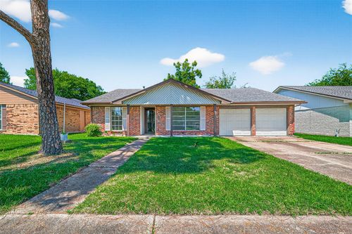 8511 Collingsdale Rd, La Porte, TX, 77571-3634 | Card Image