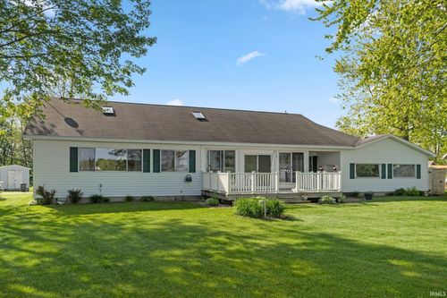 251 E Lakeview Dr, Wawaka, IN, 46794-9742 | Card Image