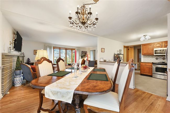 1609 Zeuger St, House other with 3 bedrooms, 3 bathrooms and 2 parking in Glenshaw PA | Image 9