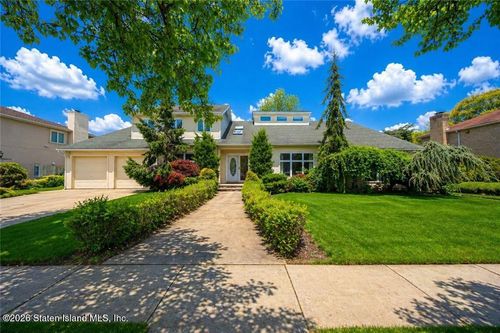 16 Gilroy St, Staten Island, NY, 10309-1710 | Card Image