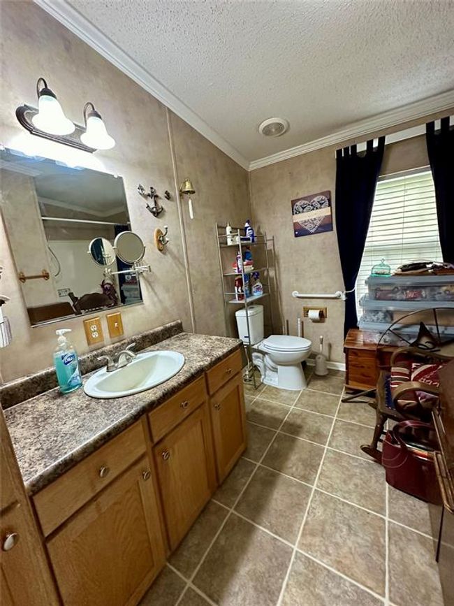 4064 Griffin Grove St, House other with 3 bedrooms, 2 bathrooms and 2 parking in Silsbee TX | Image 13