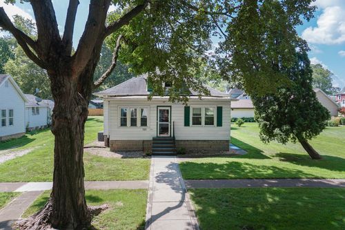 305 E Ash St, Fairbury, IL, 61739-1224 | Card Image