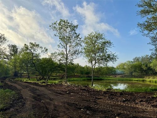 500 County Road 171, Nixon, TX, 78140 | Card Image