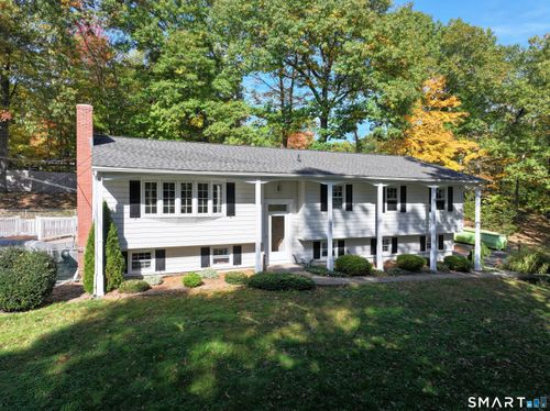 726 William Street Ext, Portland, CT, 06480-1658 | Card Image