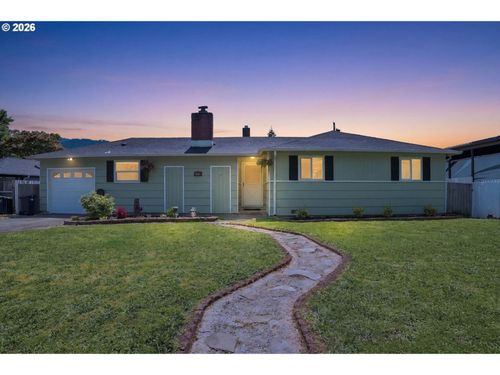 47768 Portal Dr, Oakridge, OR, 97463-9710 | Card Image