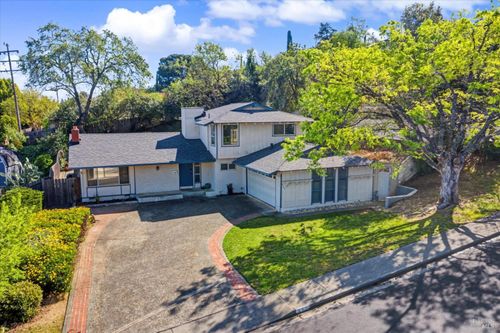 460 Oak View Dr, Vacaville, CA, 95688-4224 | Card Image