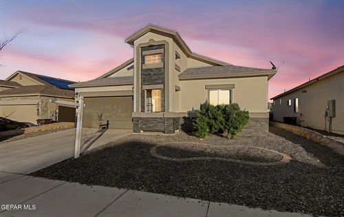 6061 Cinnamon Park St, Sunland Park, NM, 88008-9581 | Card Image