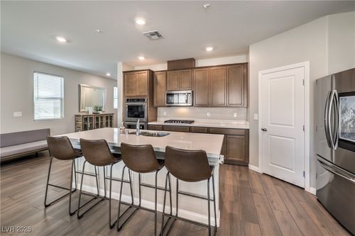 10646 Silver Pond Ave, Las Vegas, NV, 89135-1586 | Card Image