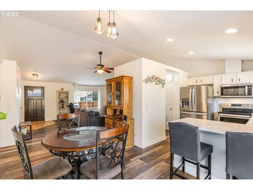 1219 Homestead Pl, Molalla, OR, 97038-7367 | Card Image