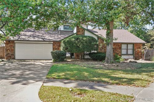 3310 W Pittsburg Pl, Broken Arrow, OK, 74012-9025 | Card Image