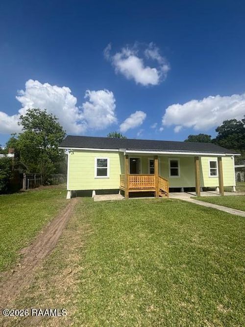 117 S Poydras St, Breaux Bridge, LA, 70517-3825 | Card Image