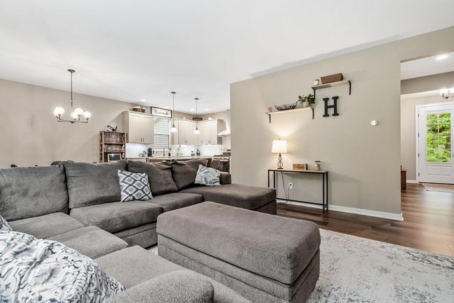 Living Room | Image 10