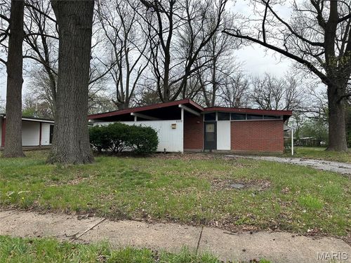 8428 Red Fir Dr, Berkeley, MO, 63134-1431 | Card Image