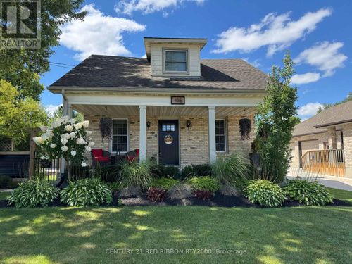 106 Egerton Street, Strathroy-Caradoc (SE), ON, N7G2E7 | Card Image