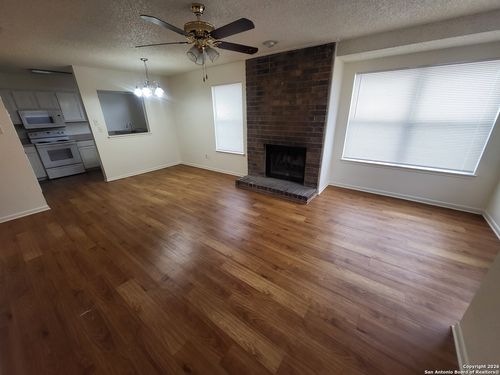 3-6316 Cambridge Dr, San Antonio, TX, 78218-4397 | Card Image
