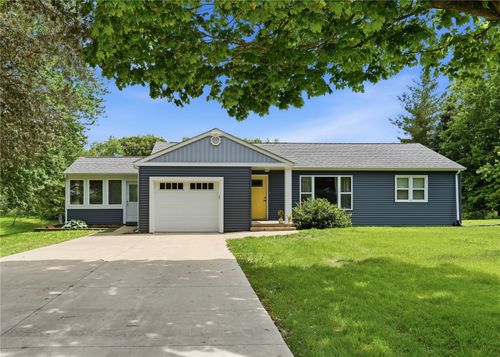720 Lisbon Road Ne, Mt Vernon, IA, 52314 | Card Image