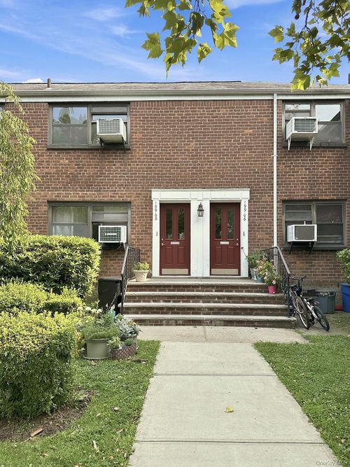 1-327-199-08 21st Ave, Whitestone, NY, 11357-4120 | Card Image