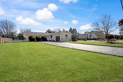 209 S Ocean Ave, Bayport, NY, 11705-2215 | Card Image