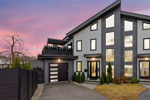 16-18-16-18 Josselyn Pl, Newton, MA, 02461-1609 | Card Image