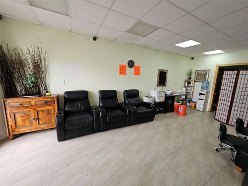 1fl-180 Jericho Tpke, Floral Park, NY, 11001-2024 | Card Image