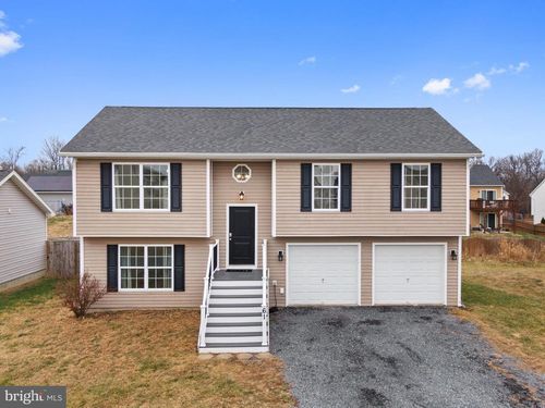 61 Job Rd, INWOOD, WV, 25428-4643 | Card Image