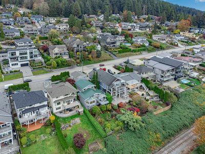 1128 Ioco Rd, House other with 4 bedrooms, 3 bathrooms and 5 parking in Port Moody BC | Image 2