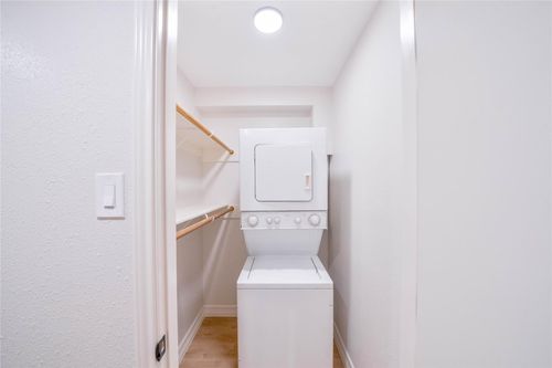 2bd-2703 Mason St, Houston, TX, 77006-3156 | Card Image