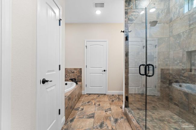 9241 Sage Forest Ln, House other with 3 bedrooms, 3 bathrooms and 2 parking in Pace FL | Image 19