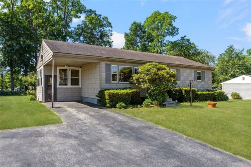 37 Ridgeway Dr, Warren, RI, 02885-3812 | Card Image