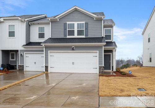 3750 County Down Ave, Kannapolis, NC, 28081-6516 | Card Image