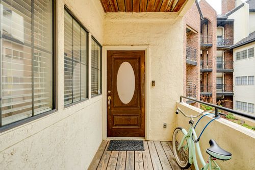 a-205-3001 Cedar St, Austin, TX, 78705-2947 | Card Image