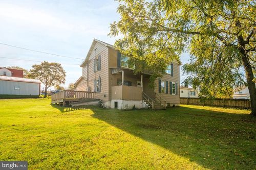 102 Roanoke Ave, OAKLAND, MD, 21550-2613 | Card Image