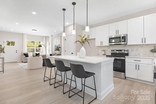 6121 Grove Park Blvd, Charlotte, NC, 28215-4001 | Card Image