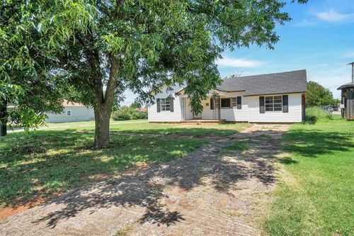 1301 N Crain St, Altus, OK, 73521-2425 | Card Image