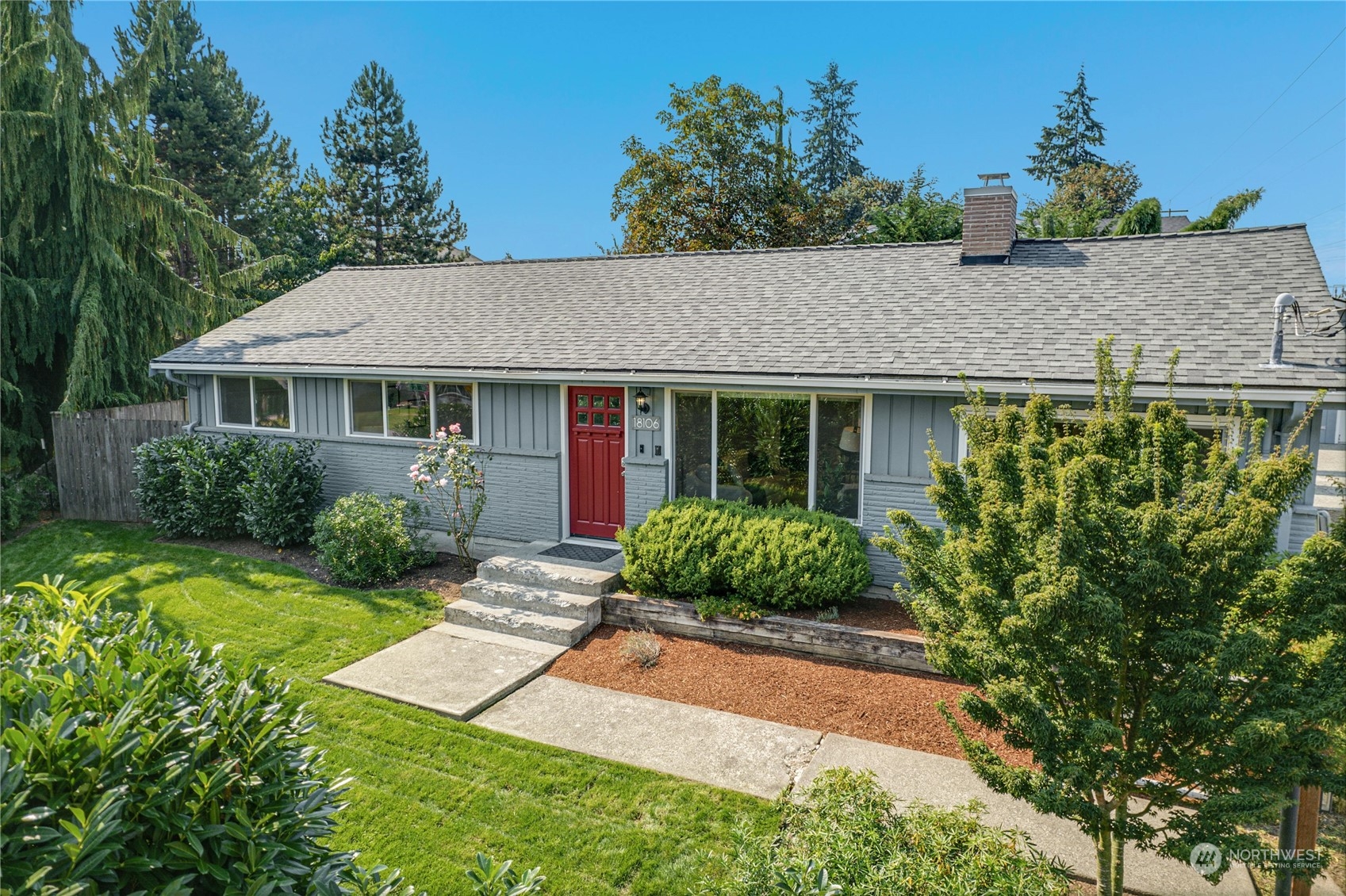 Larch Way, Lynnwood, WA 98037
