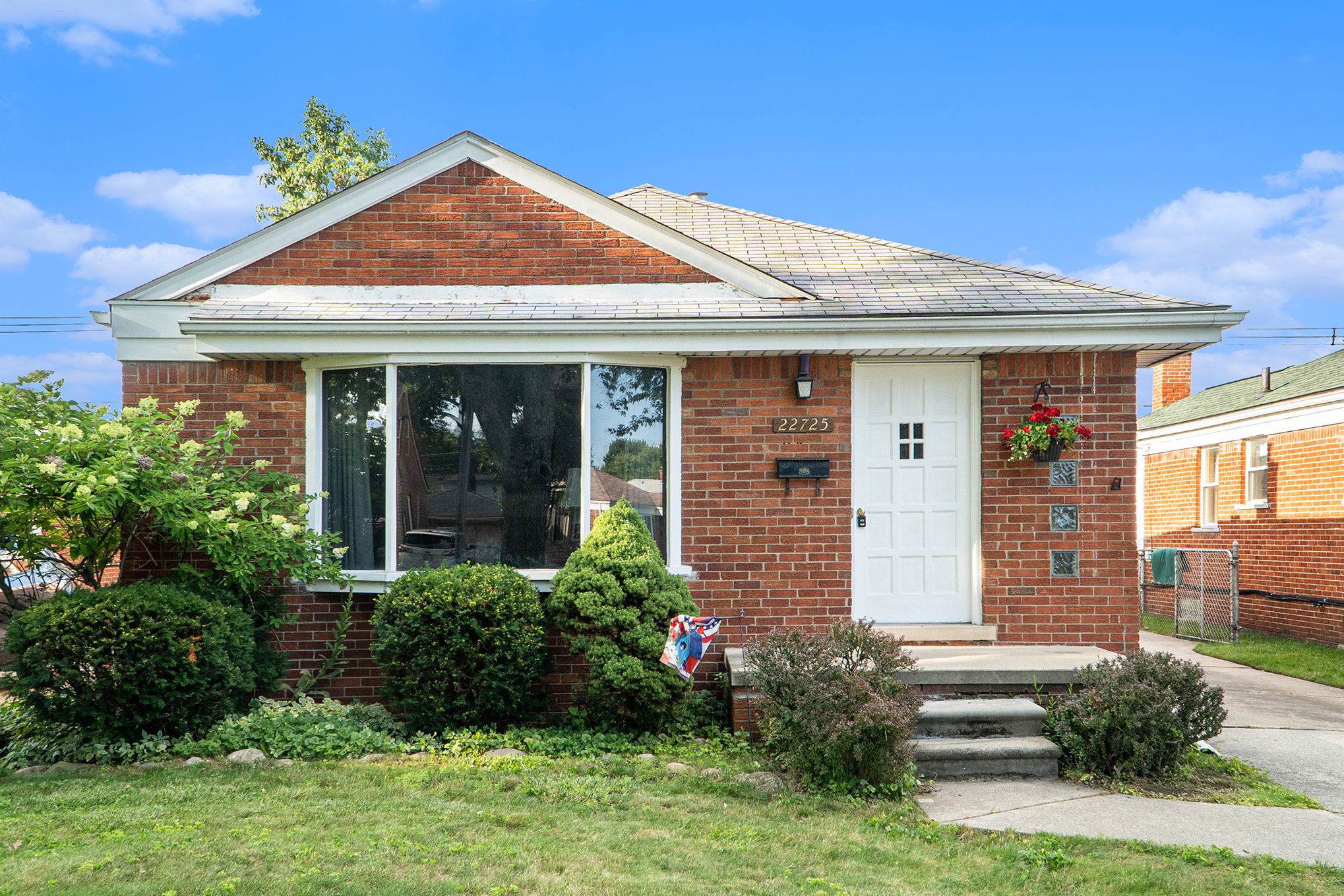 Alger St, Saint Clair Shores, MI 48080