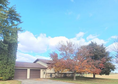 N12086 N Parish Rd, FOX LAKE, WI, 53933 | Card Image